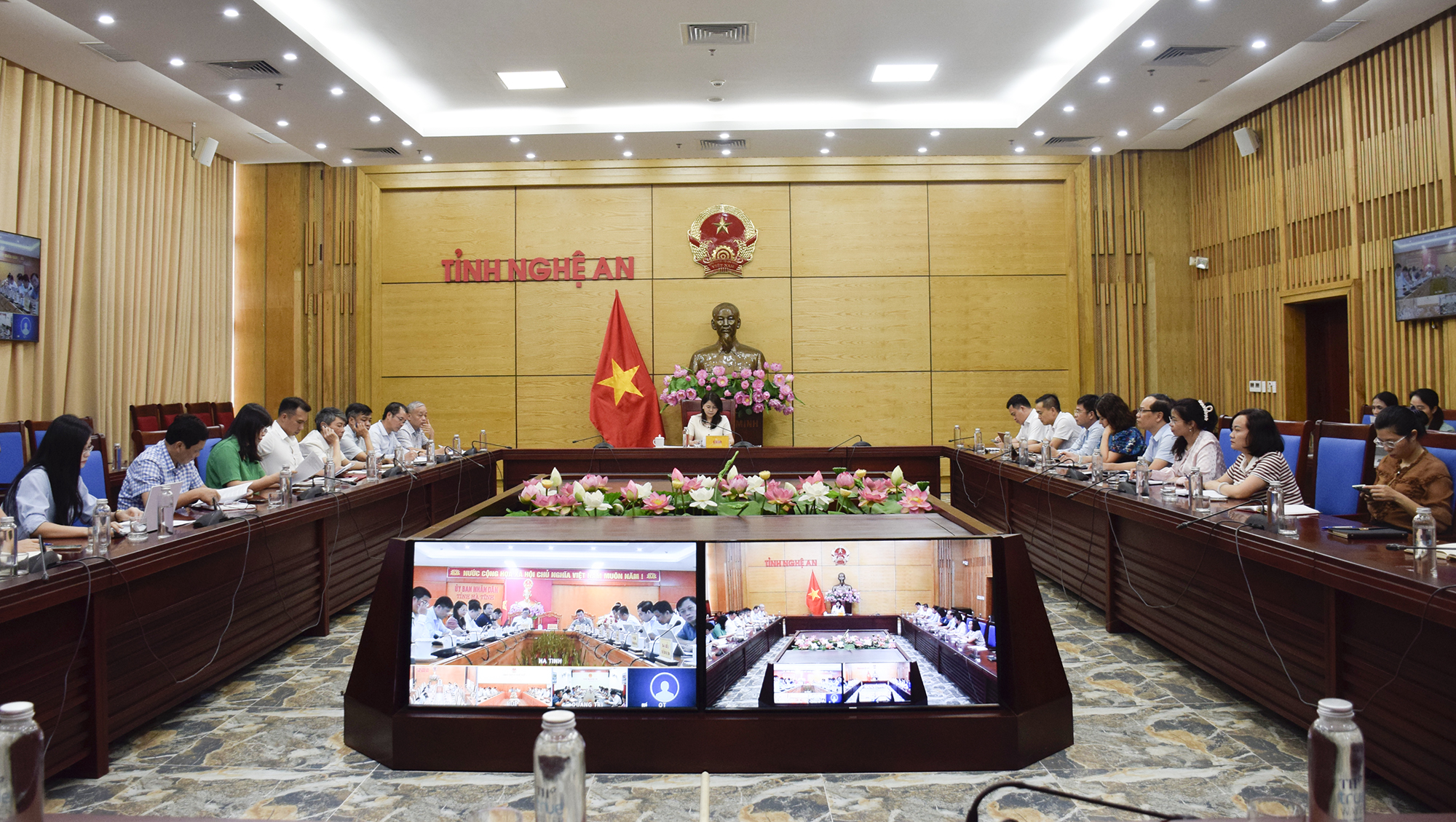 Anh-tin-bai